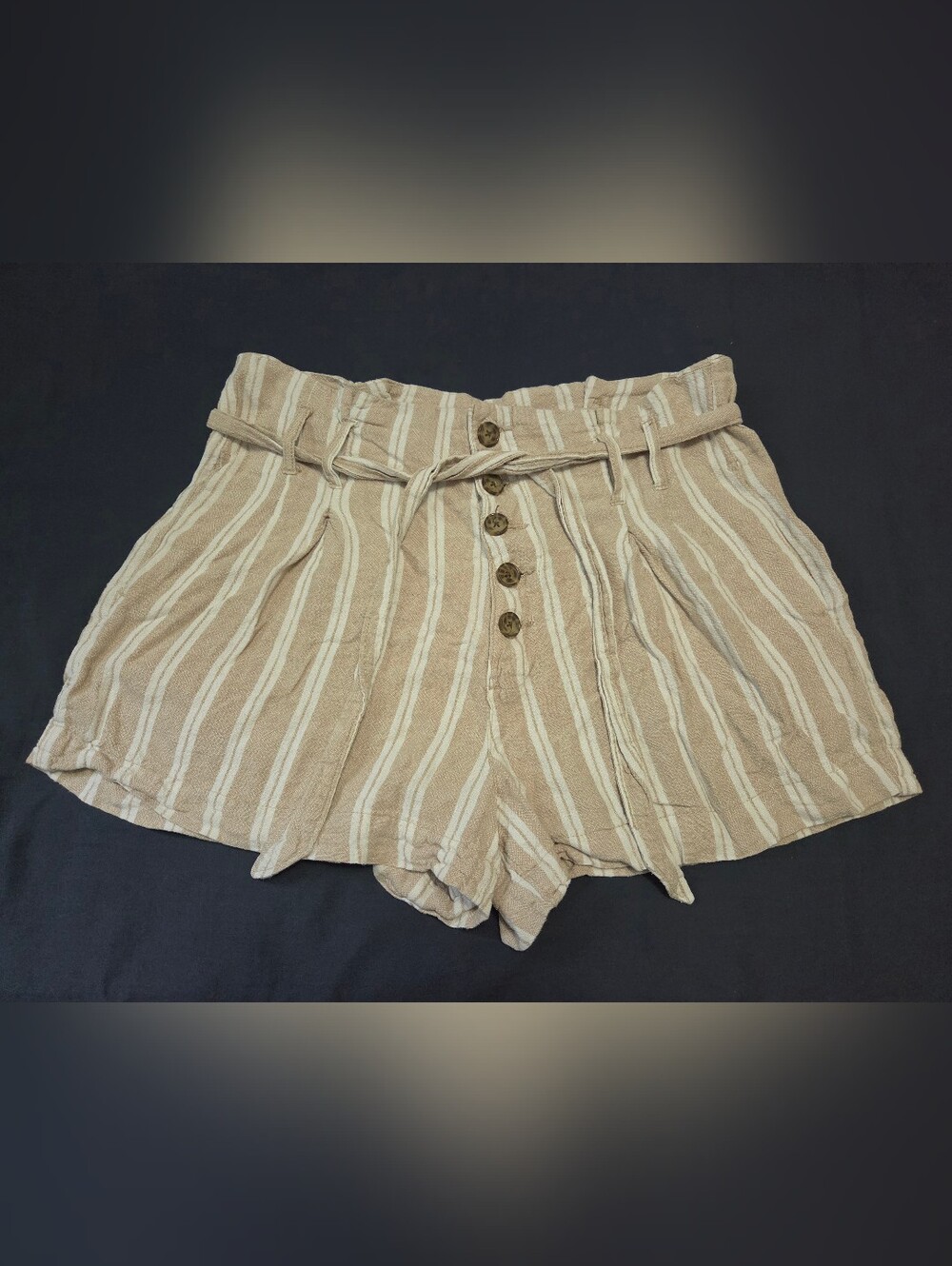 Aeropostale Beige and White High-Waist Button-Front Shorts